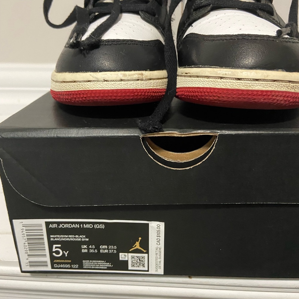 Nike Air Jordan 1 Mid GS Size 5Y - Picture 2 of 11